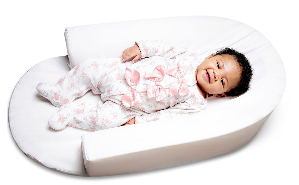 Baby sleeping safe, Slanted babycomfort bed.